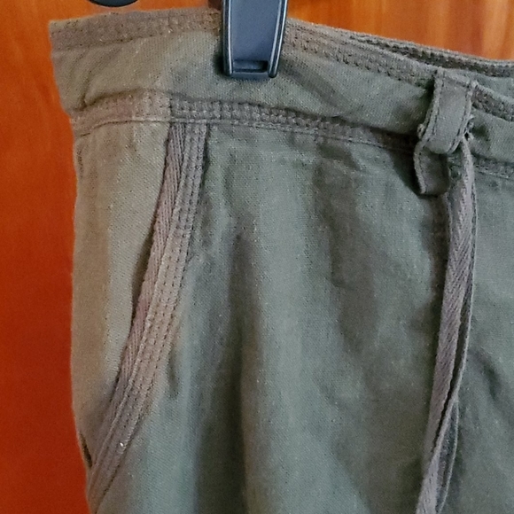 Capris - Picture 2 of 4